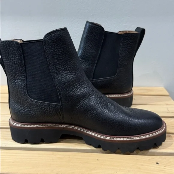 Madewell The Citywalk Lugsole Chelsea Boot in Black Leather Sz 7.5
MSRP $198 - Picture 7 of 10